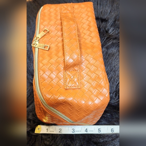 Beautiful Orange Color! Large Capacity Travel Makeup Cosmetic Bag - Picture 10 of 15